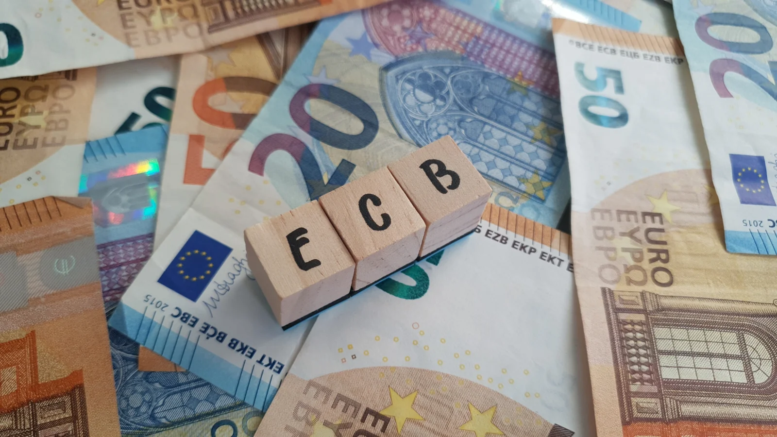 ECB researchers say an AI stock market correction is likely, even if AI delivers. European households hold €440 billion of US tech stock.