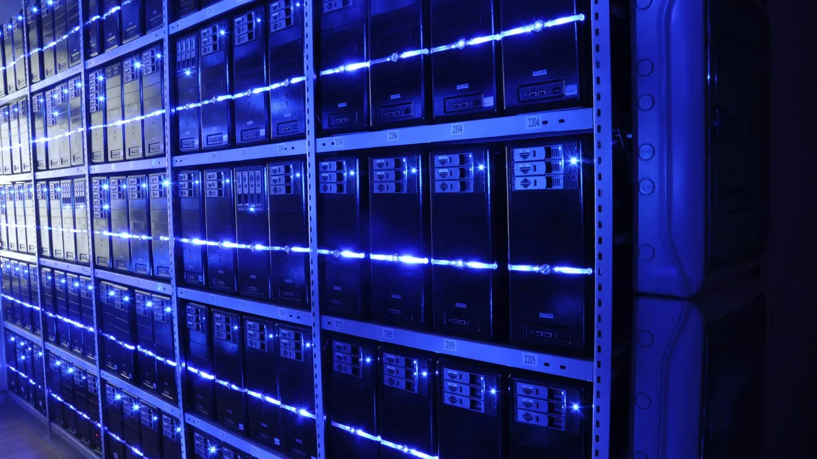 Oracle (ORCL)-linked data-center loans fall to 89 cents as banks struggle to sell the debt