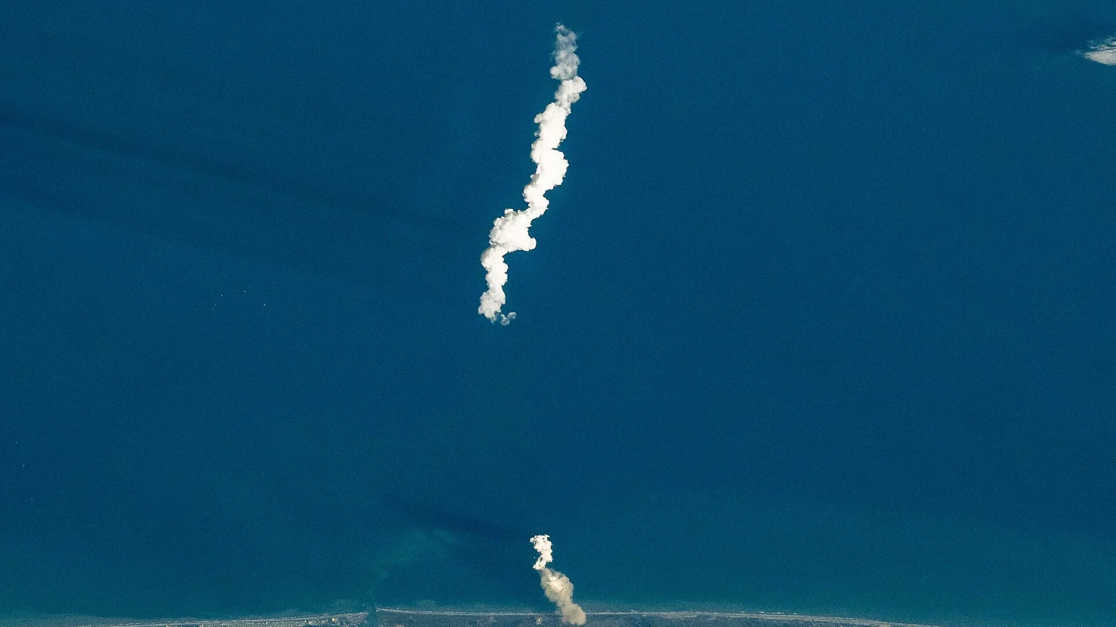 SpaceX's (SPCX) Starship reaches orbit for the first time and deploys 26 Starlink V3 satellites
